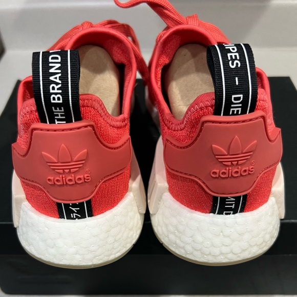Adidas Women’s NMD R1 Trace Scarlet Running Shoes Size 7.5 *Brand New* - Picture 3 of 8